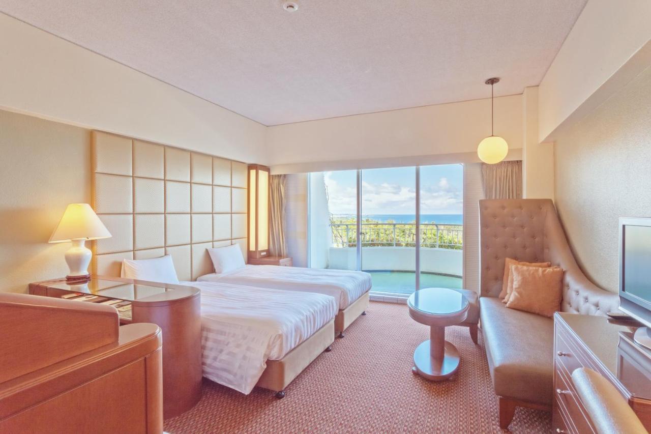 Okinawa Kariyushi Beach Resort Ocean Spa Onna Exterior foto